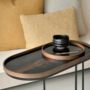 Natürlich wohnen: wirklich coole Ideen mit Holz, Glas & Erdtönen 5 Ethnicraft Organic Valet Glastablett mit Holzrahmen und Glasoberfläche als natürliches Wohnaccessoire im Flur oder Wohnzimmer.