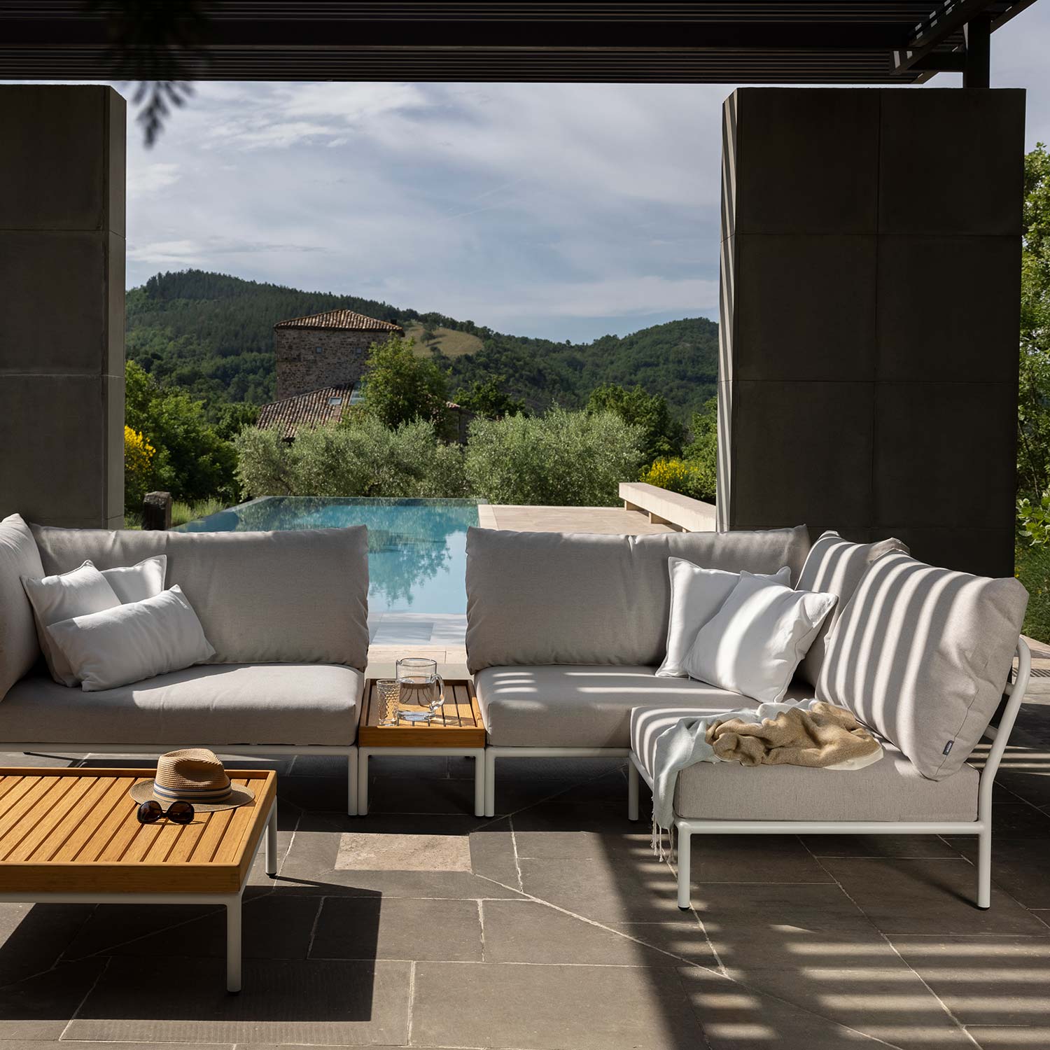 loungesofa level 2 muted white ash 100715