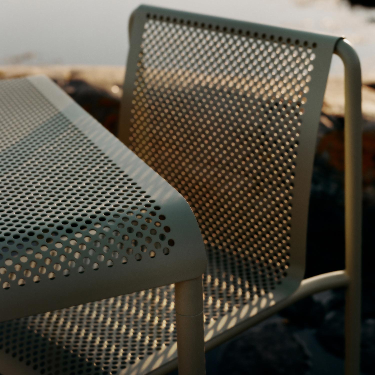 Ferm Living - Dapple Outdoor Tisch 160x90 cm cashmere