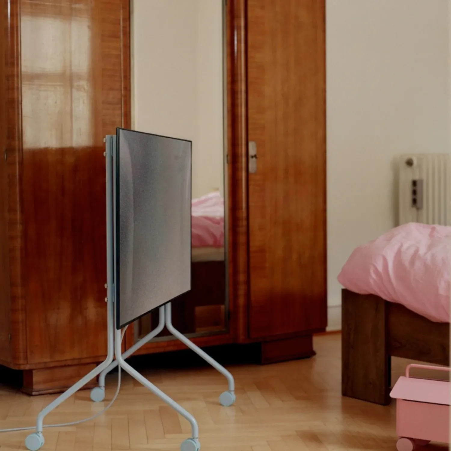 Pedestal - Moon TV-Ständer powder blue