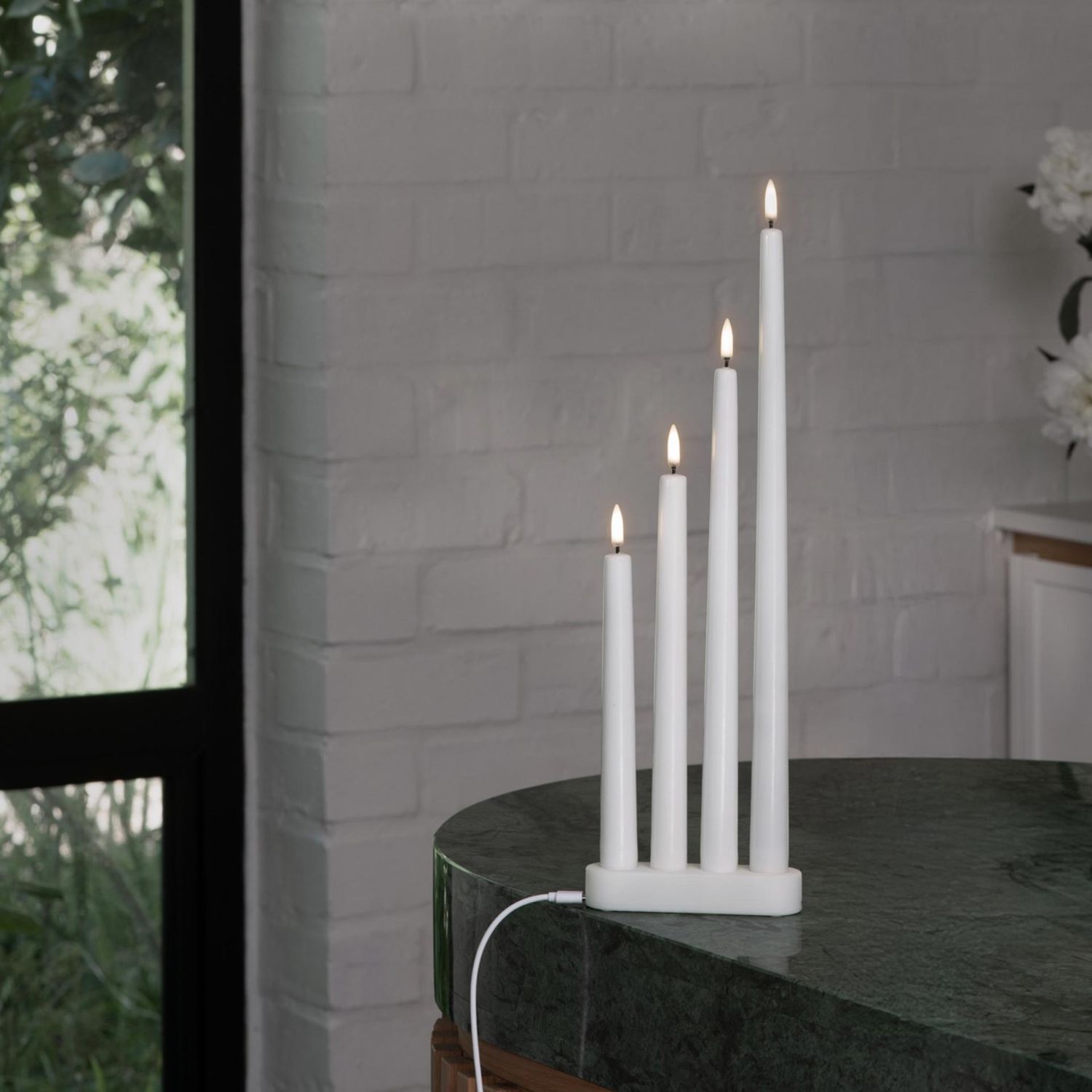 Uyuni Lighting - Ladestation Spitzkerzen USB-C 13 cm weiß