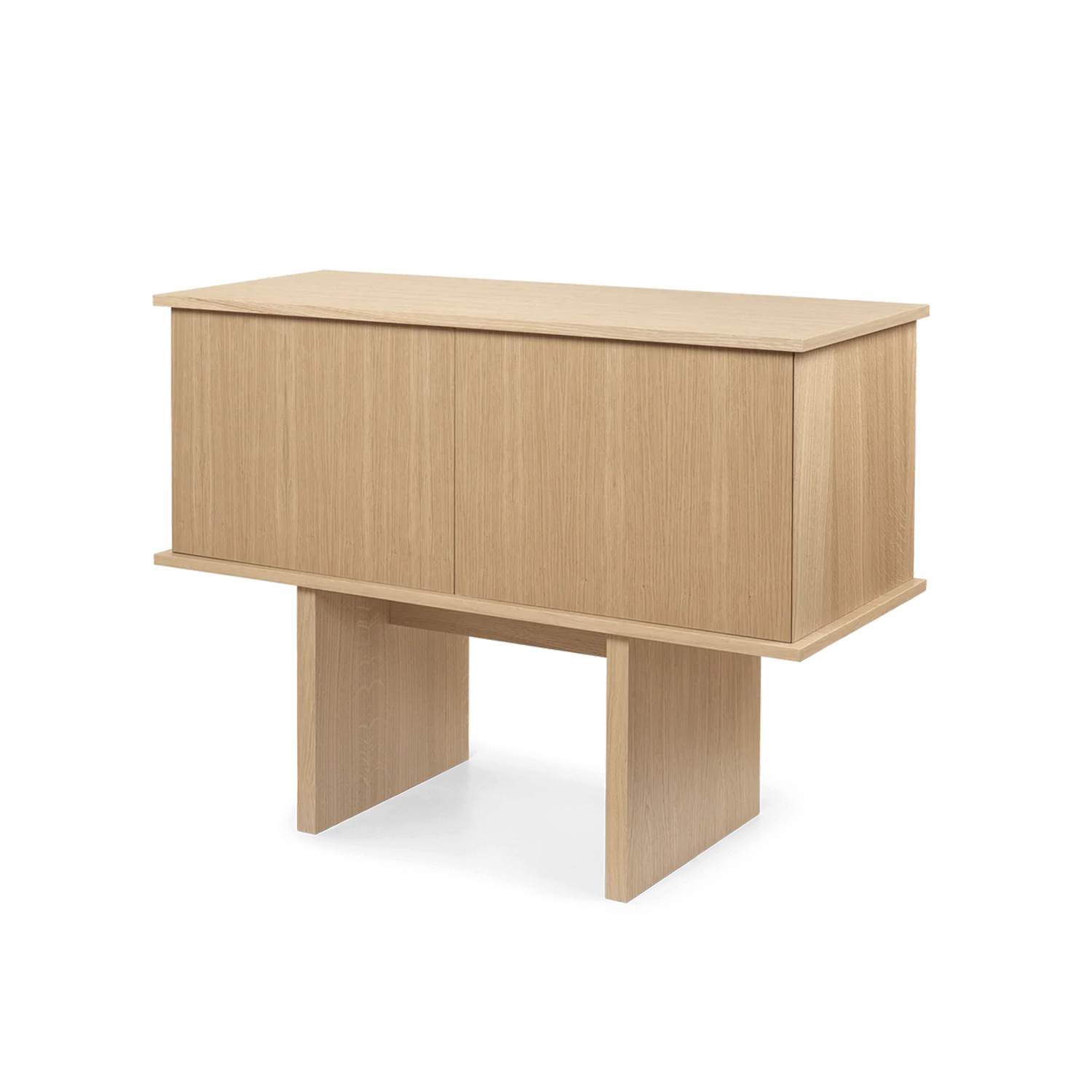 ferm LIVING Stilt Sideboard einzeln eiche natur 1104270262 schraeg 104348