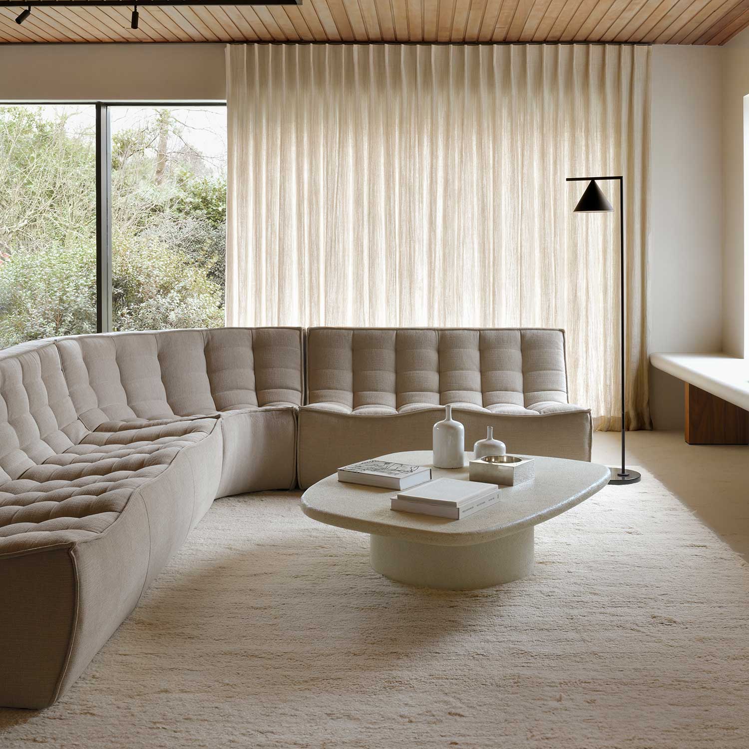 ethnicraft elements couchtisch kiesel mit couch 103926