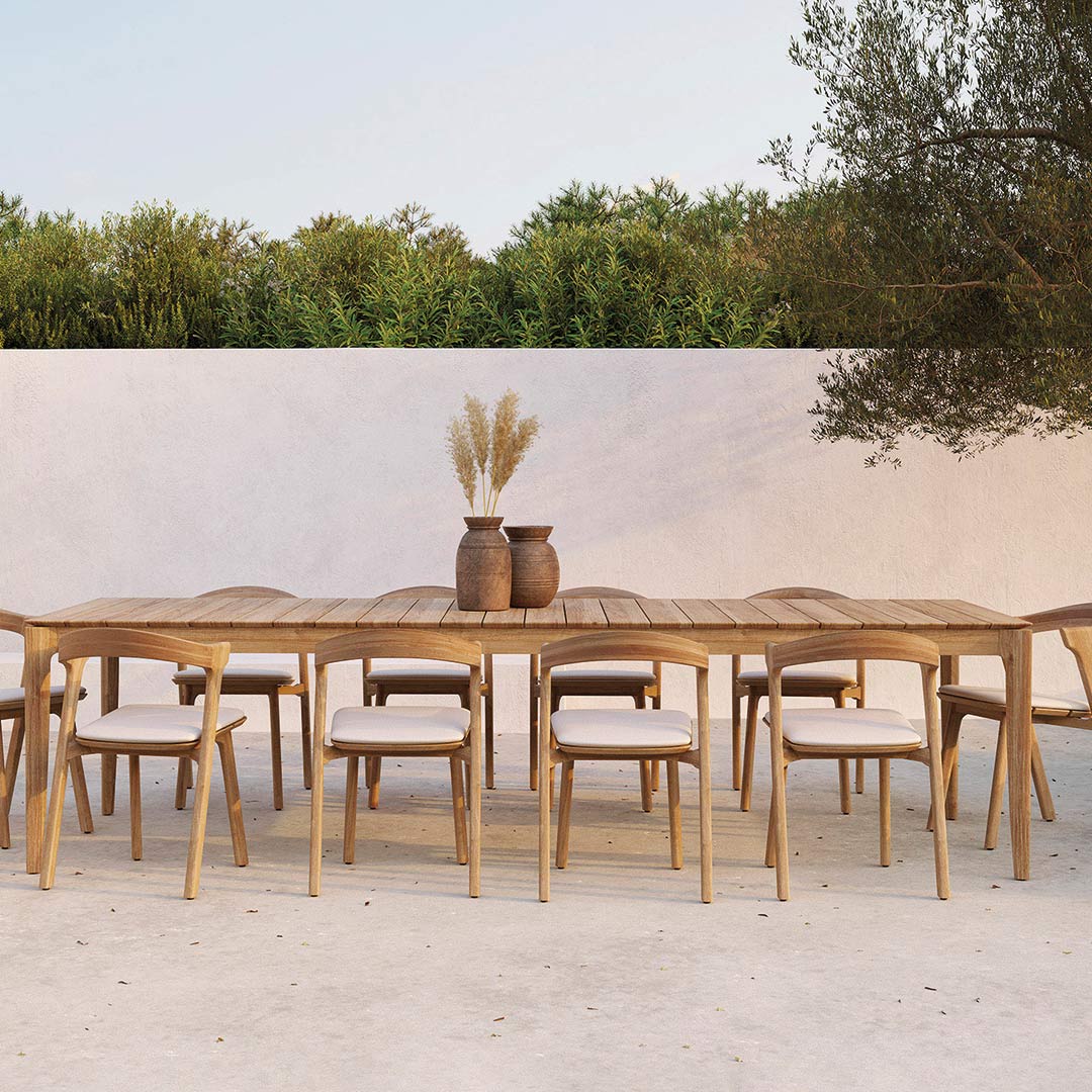 ethnicraft bok stuhl fuer draussen tafel ambiente nachts oben sitzkissen weiches weiss 84301