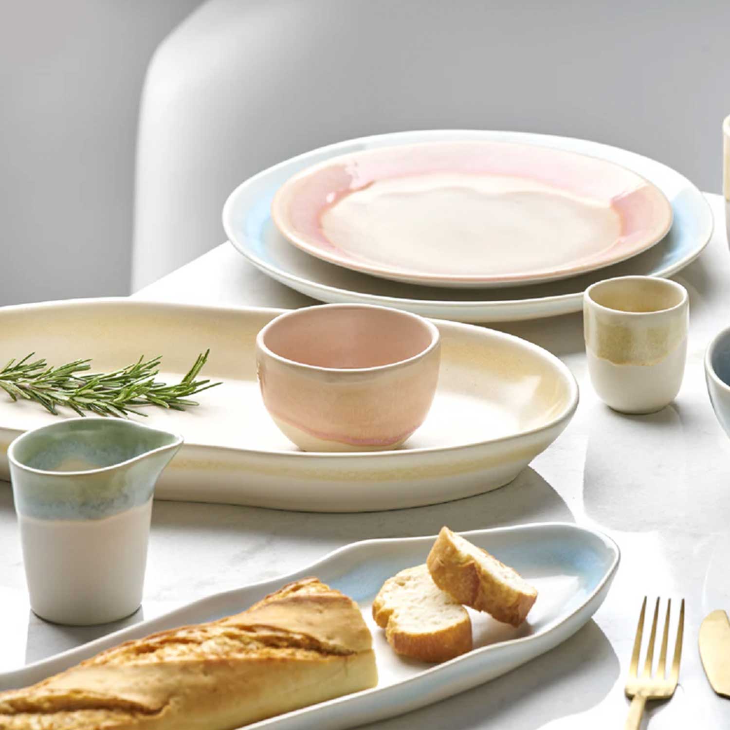 Töchter & Söhne - Leni Essteller hellblau