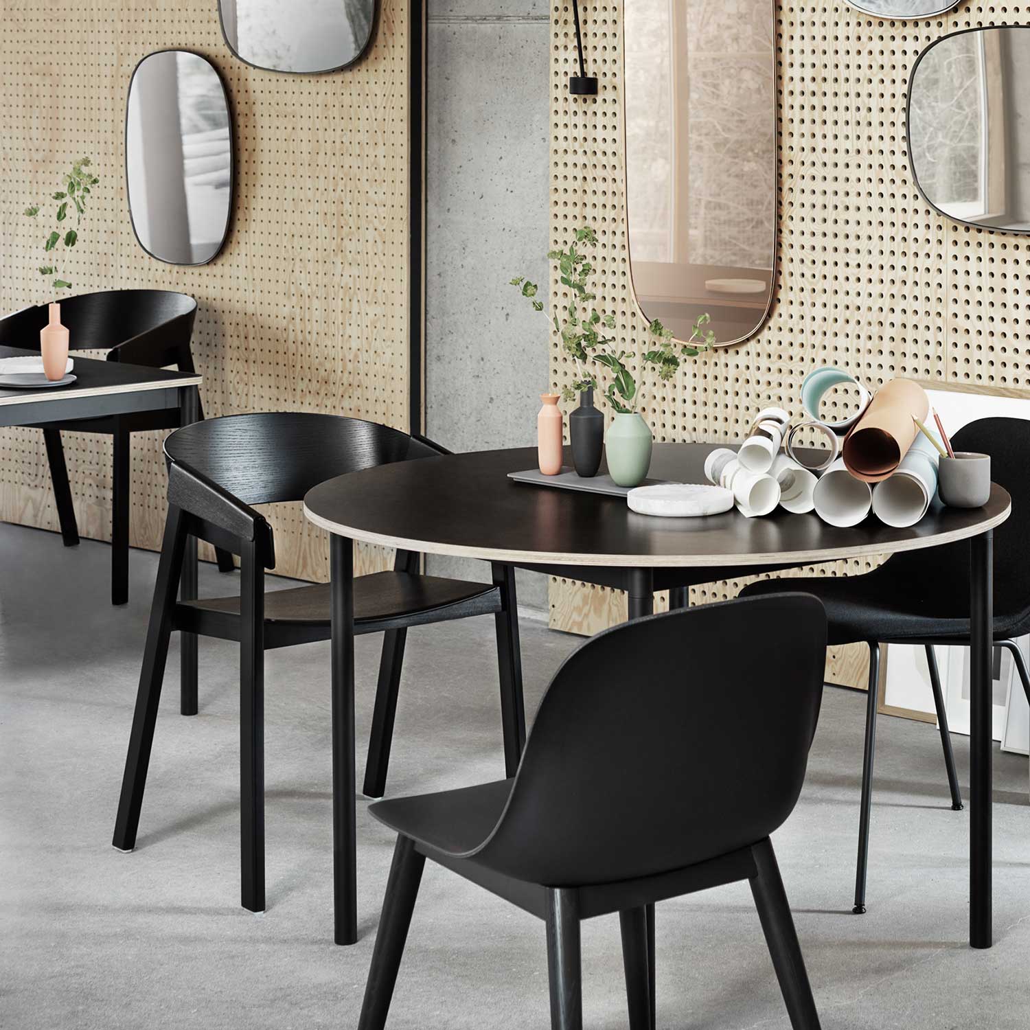 schwarz fiber sidechair wood muuto 53822