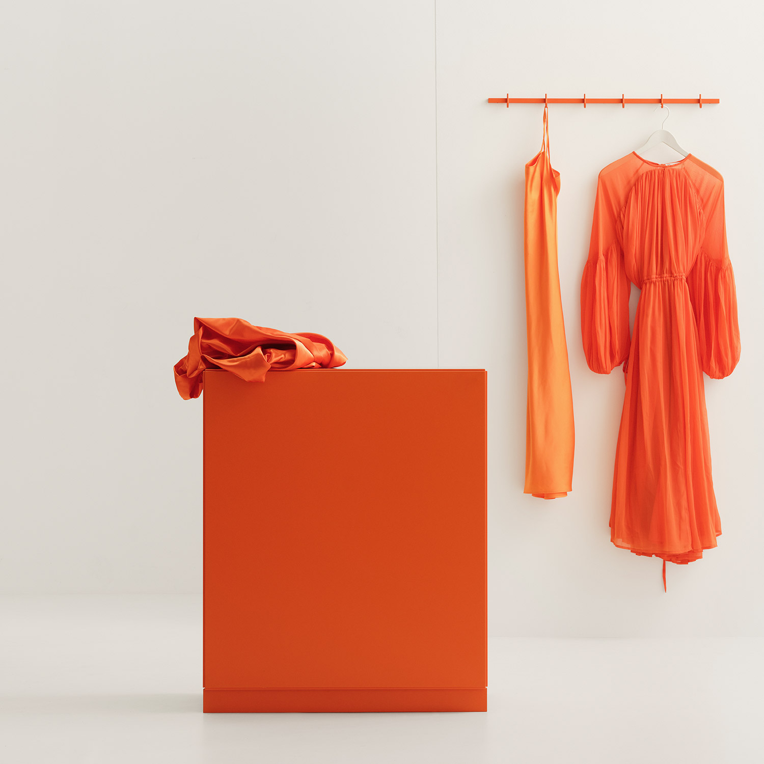 string furniture relief kommoden rueckseite breit blende orange 99539