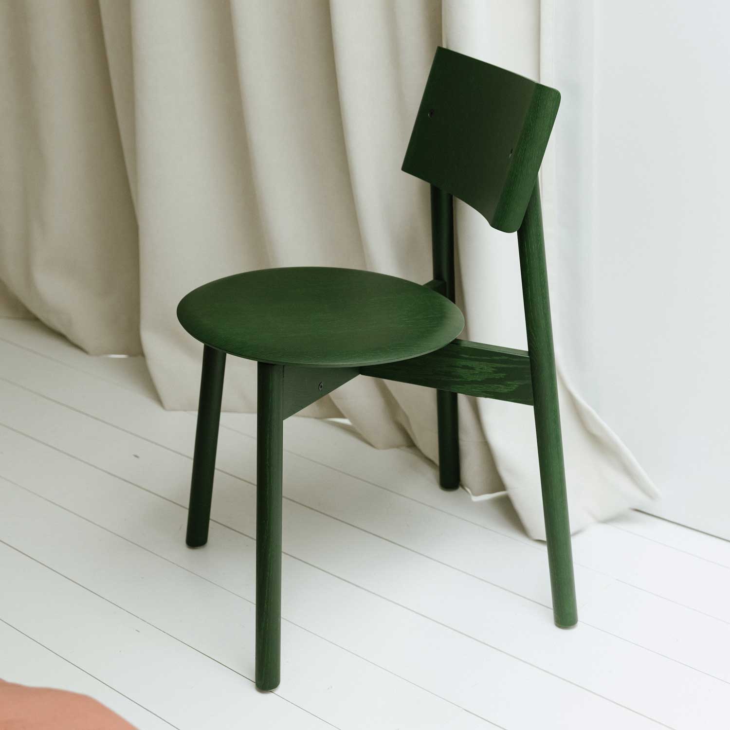 Tiptoe - SSD Stuhl Vollholz mohnrot