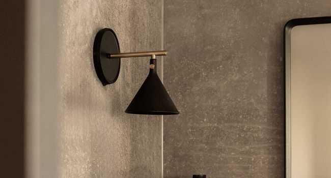 Audo Lampe Cast Sconce Wandlampe Indoor Outdoor an Wand im Bad