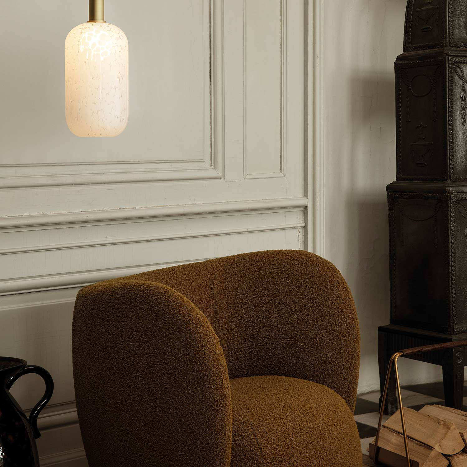 ferm living rico lounge chair ambiente wohnzimmer braun close up 85052