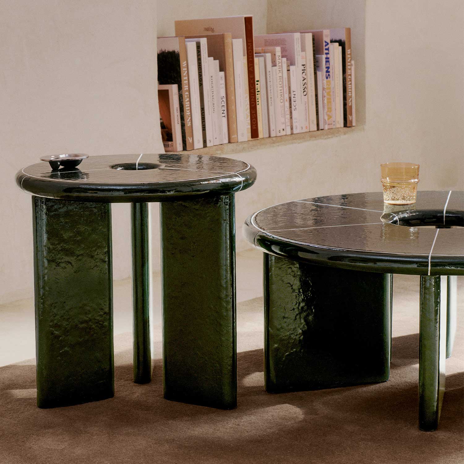 Ferm Living - Deya Couchtisch Ø 80 cm dark green