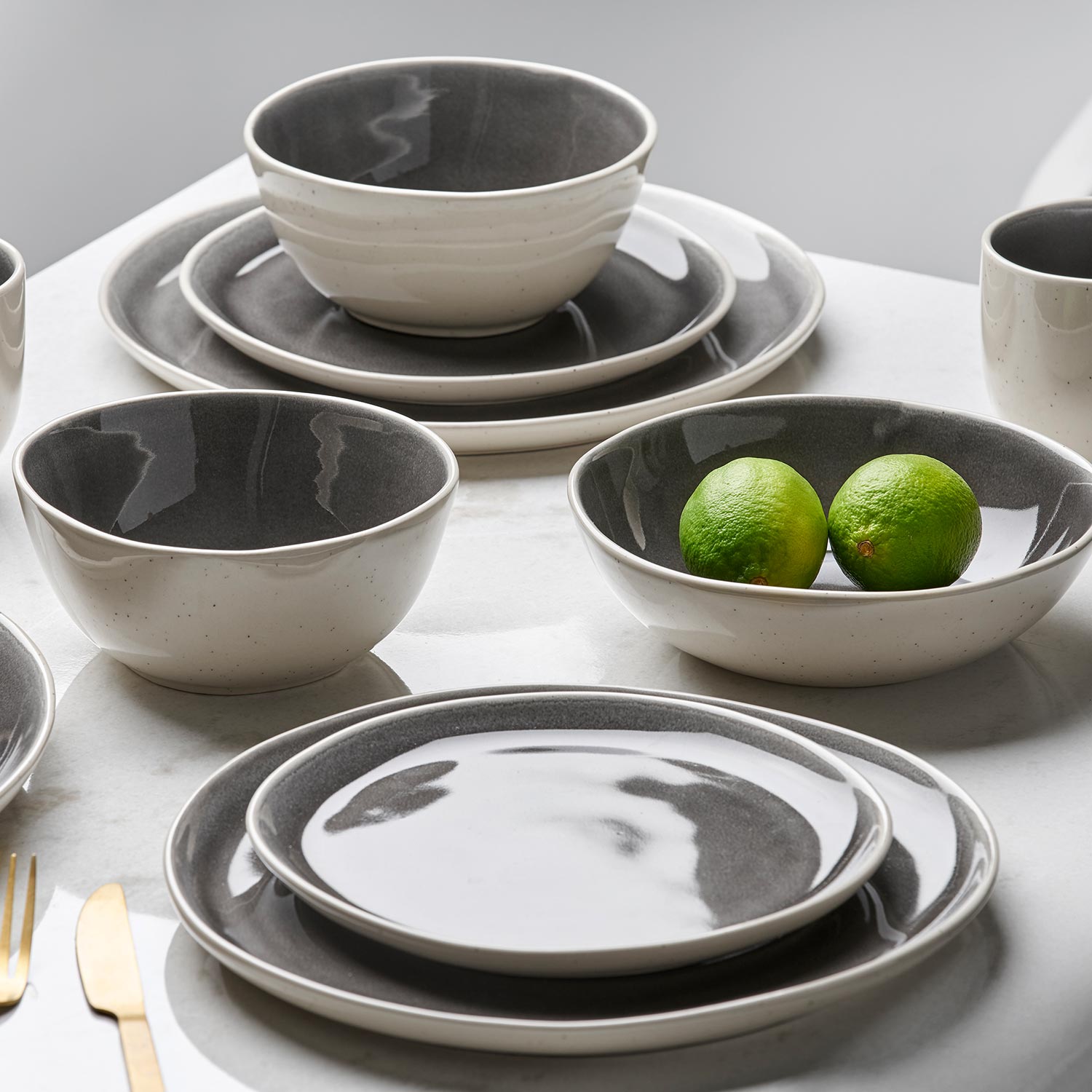 Töchter & Söhne - Jona Servierplatte 34 x 29 cm grau