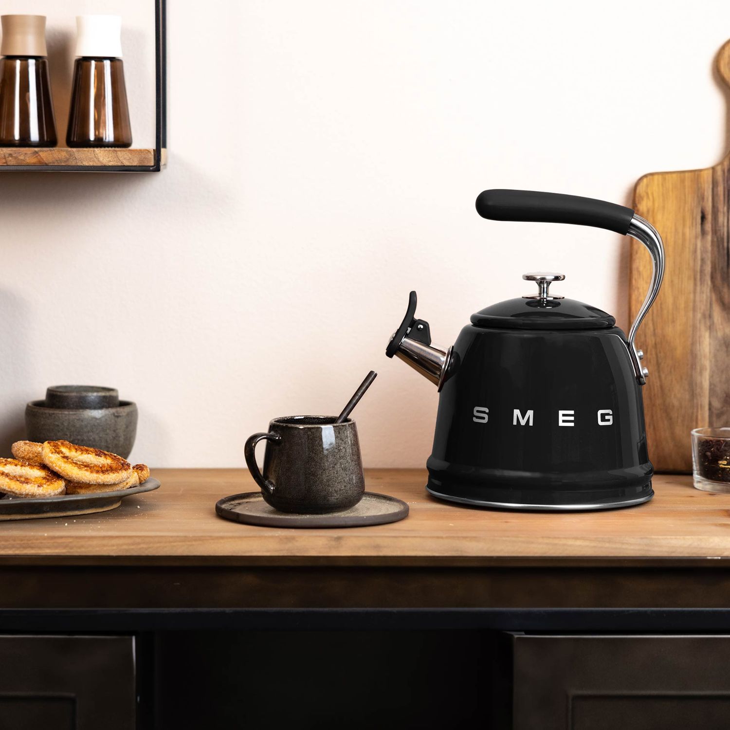 SMEG - Wasserkessel WKF01 schwarz