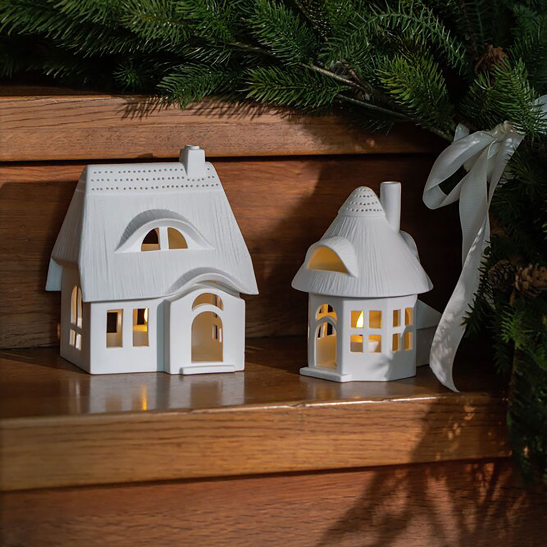 Räder Design - Reetdach Lichthaus Reetdachturm