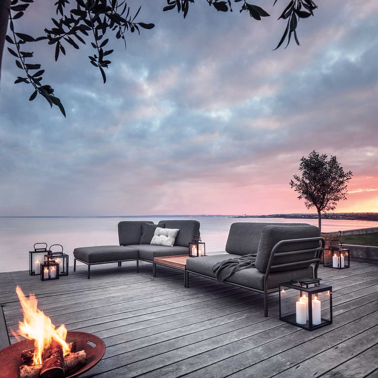 dark grey level houe 93213