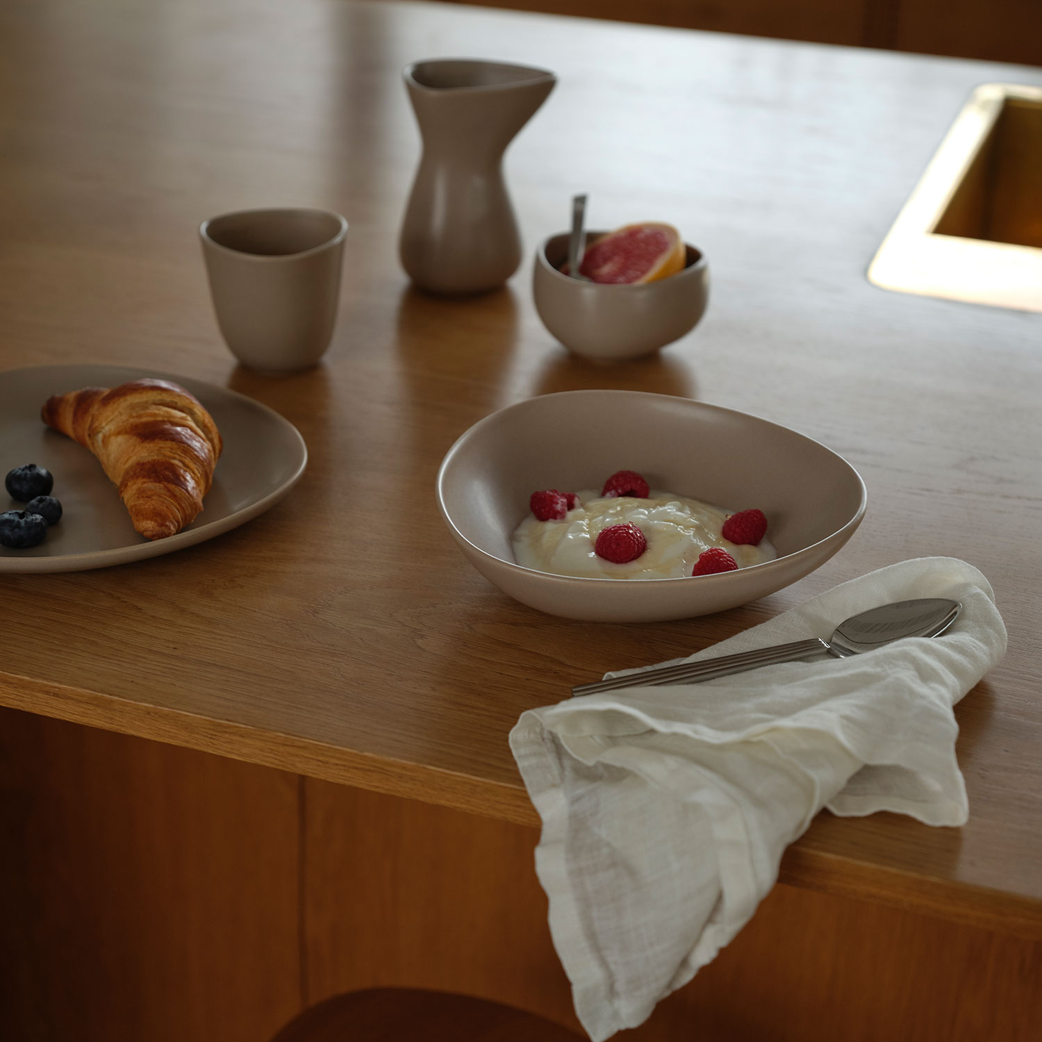 Ro Collection - Signature tiefe Teller pale green