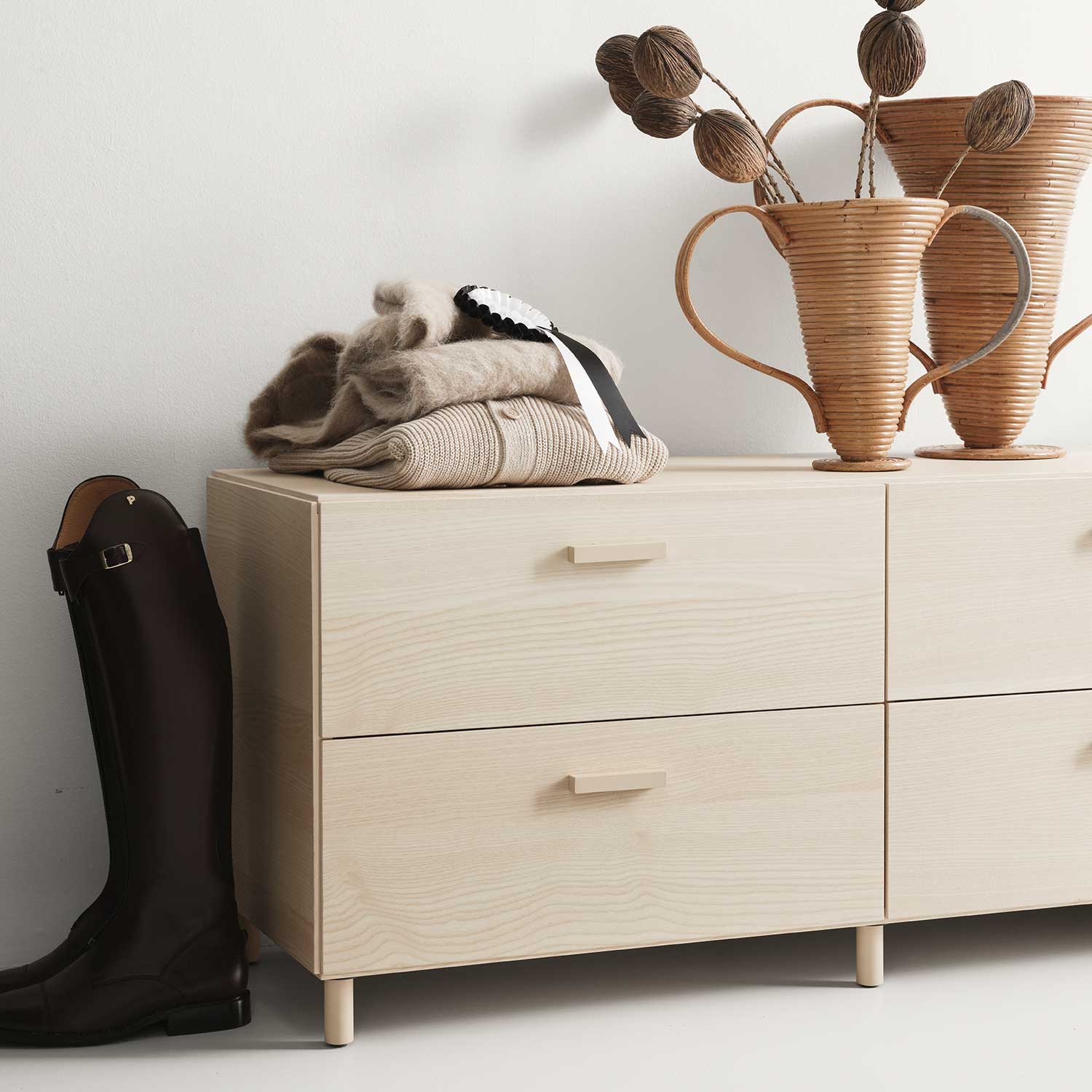 sideboard relief string furniture 99465