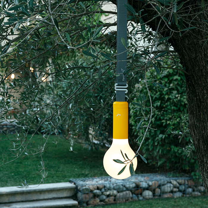 fermob aplo lampe honig mit aufhaengung 65060