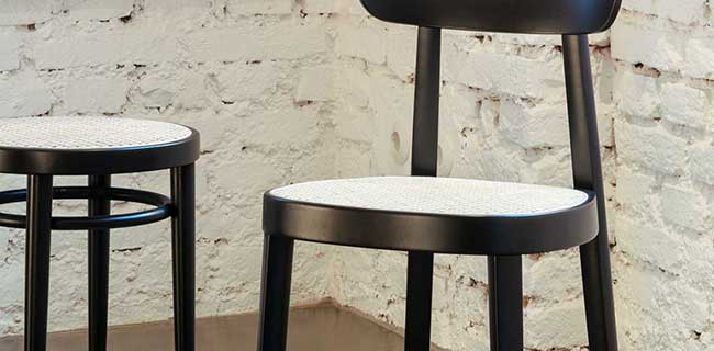 Thonet Holzstuhl 118 im Detail