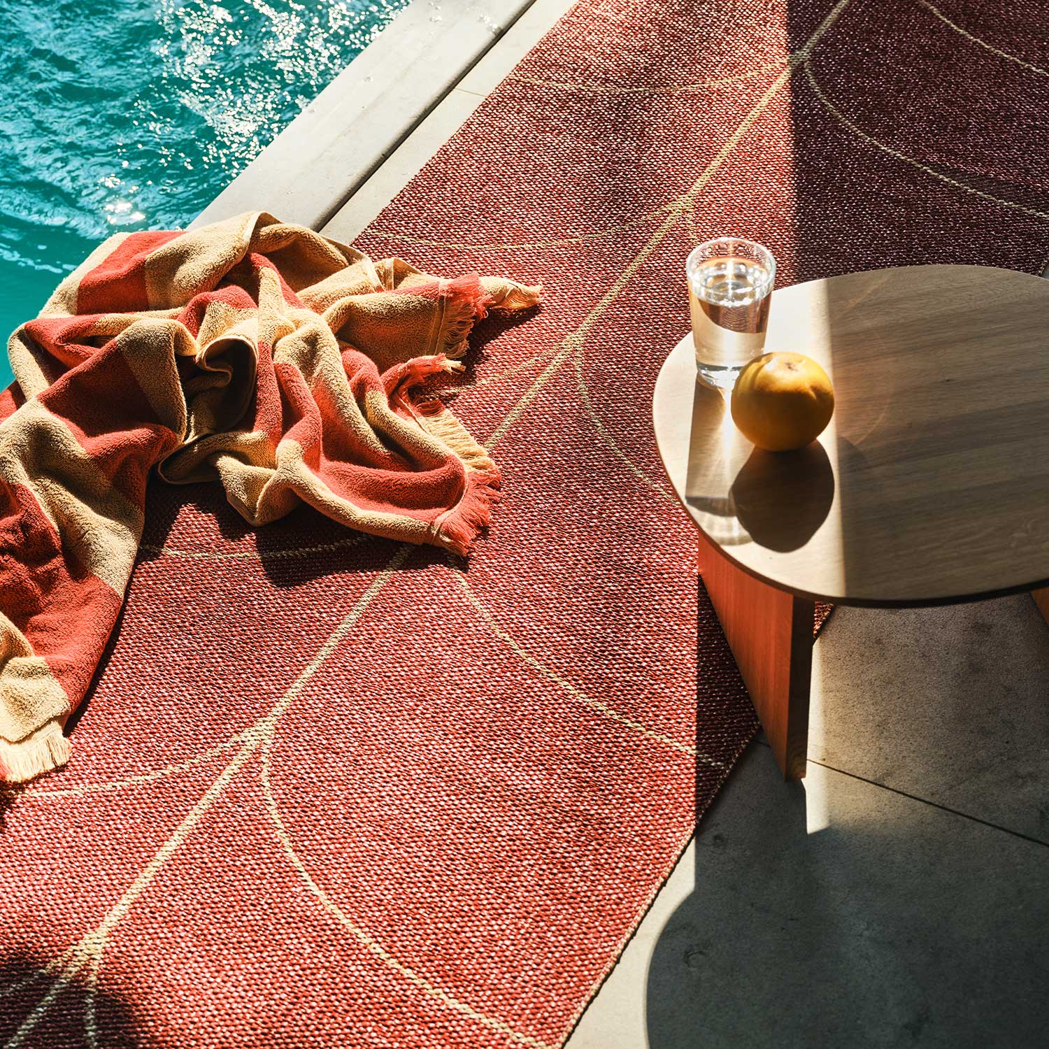 Pappelina - Leif Teppich 70x180 cm berry/beige