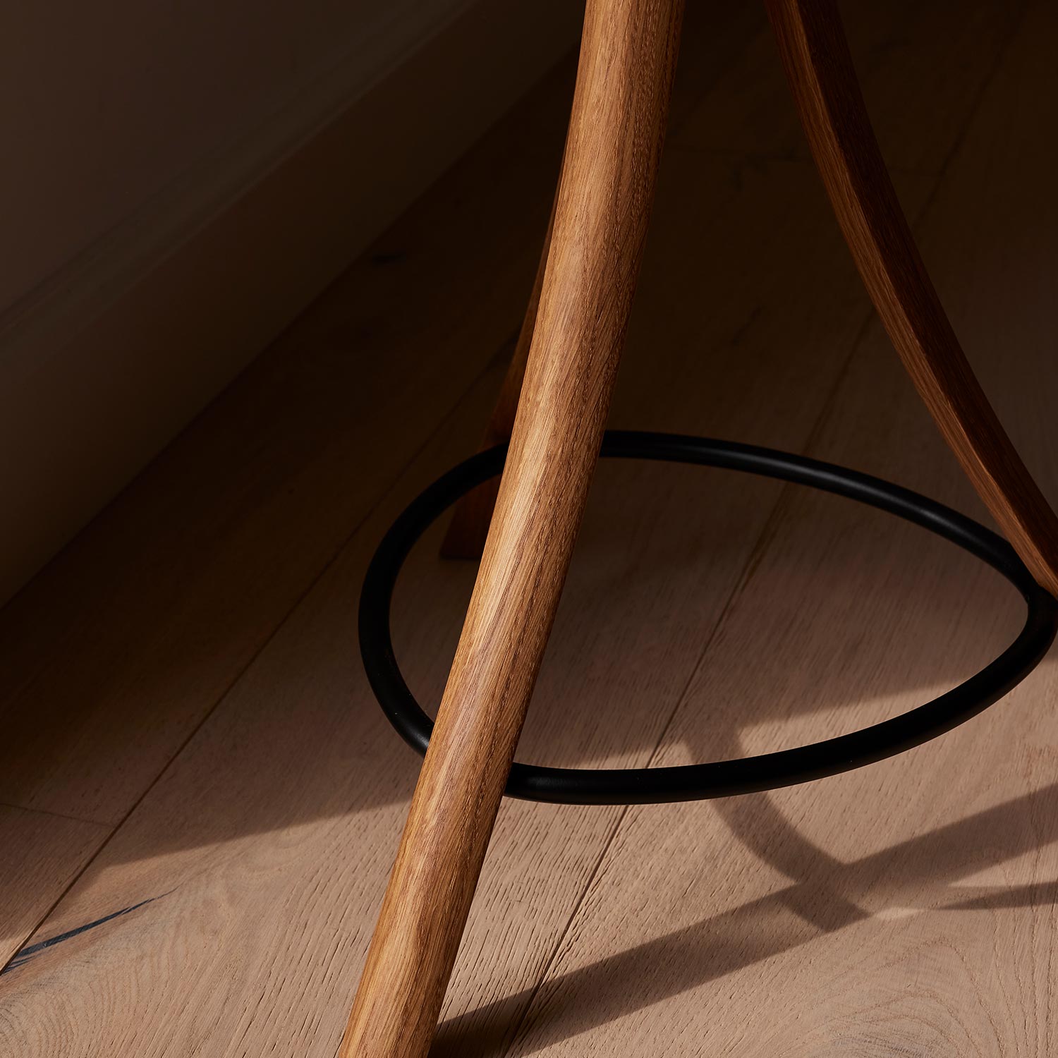 Ro Collection - Clover Hocker oak oil/black