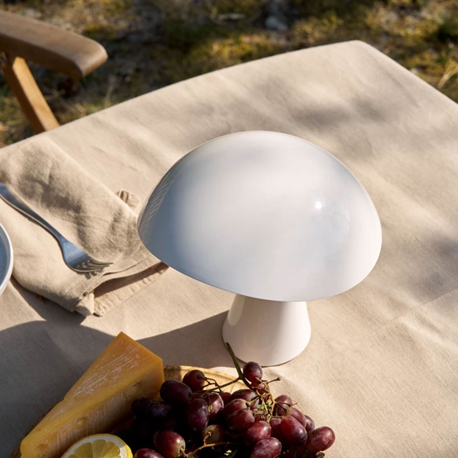 Louis Poulsen - Rumee 220 portable Leuchte weiß