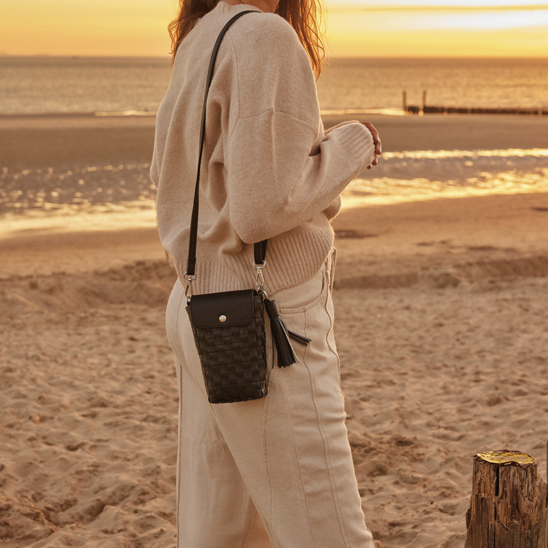 Handed By - Scoop Handtasche schwarz