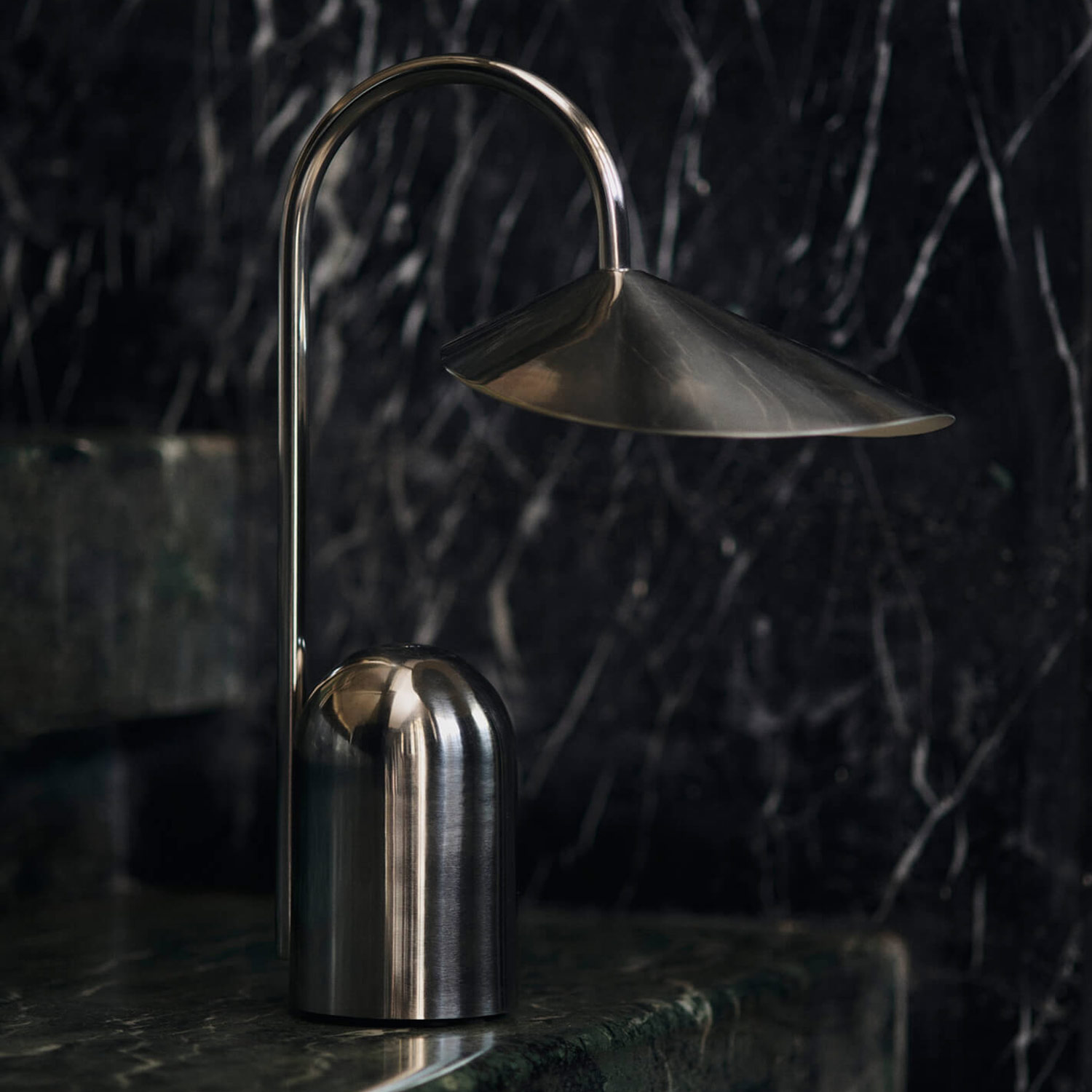 Ferm Living - Arum tragbare Leuchte cashmere