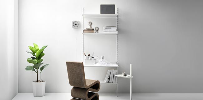 String Furniture Arbeitsplatz im Wohnzimmer