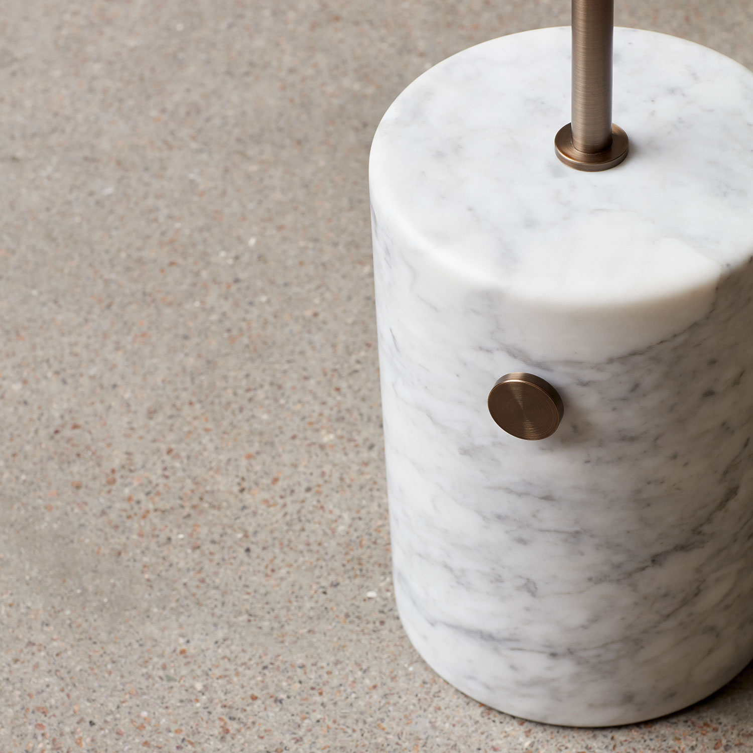 menu JWDA stehleuchte white marble bronzed brass sockel 60561