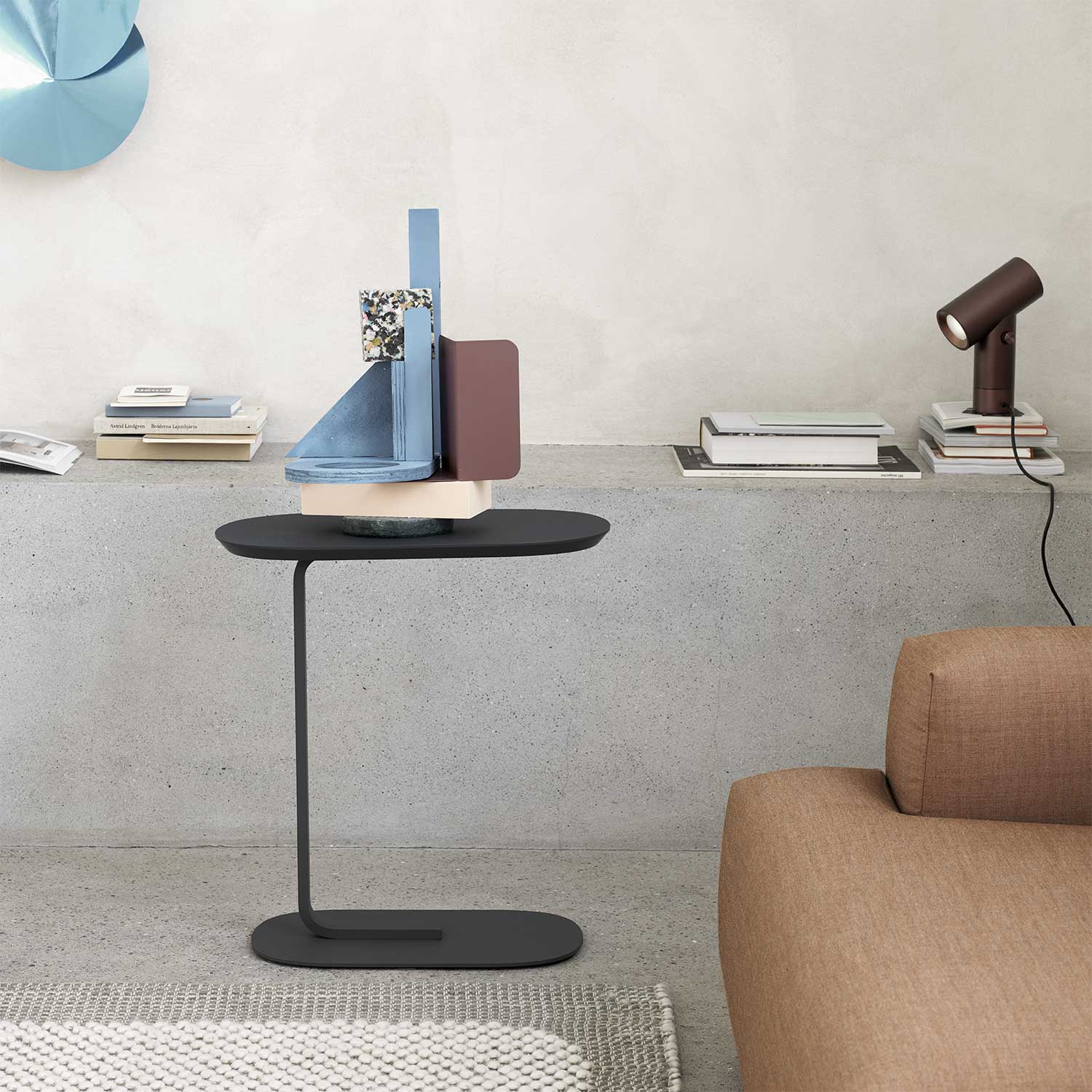 relate side table schwarz wohnzimmer muuto 53844