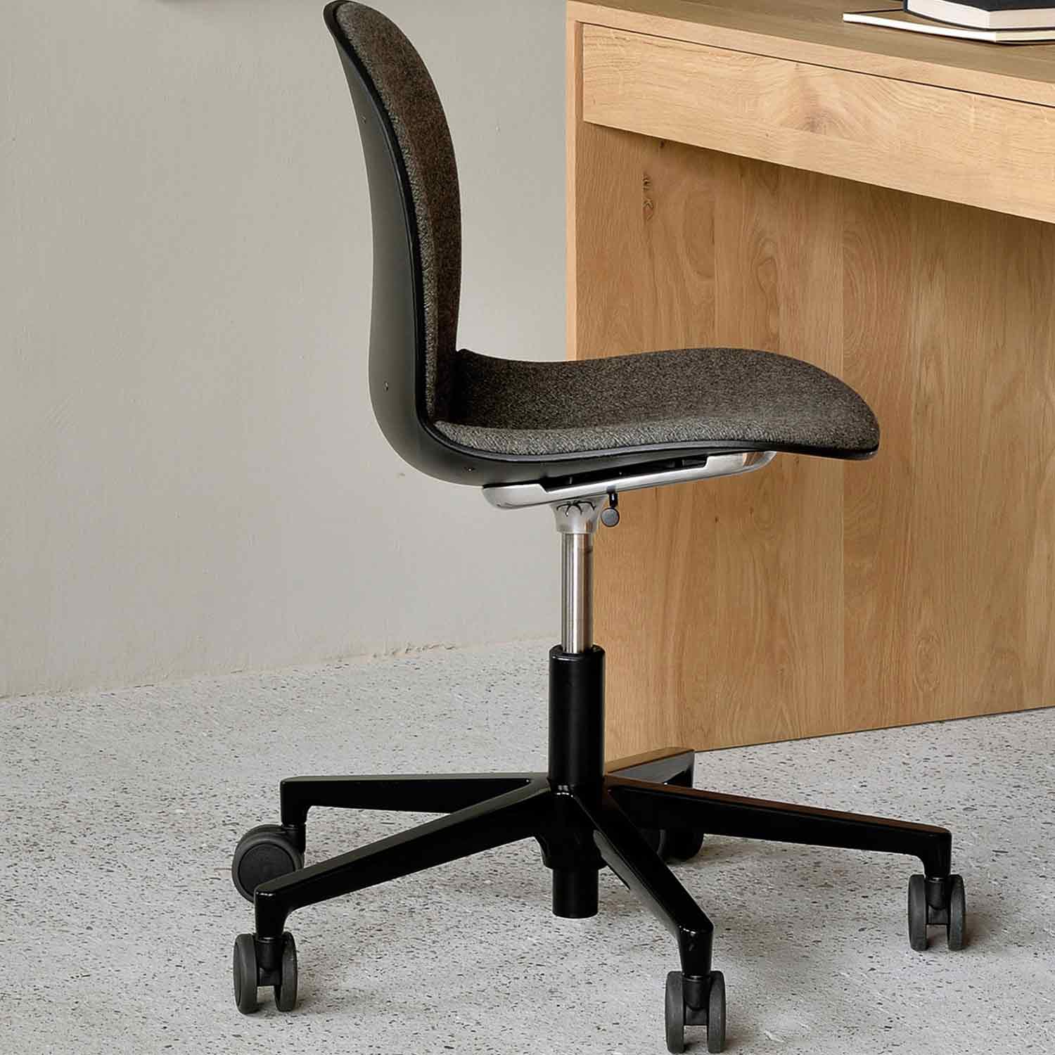 ethnicraft wave schreibtisch ambiente1 89695