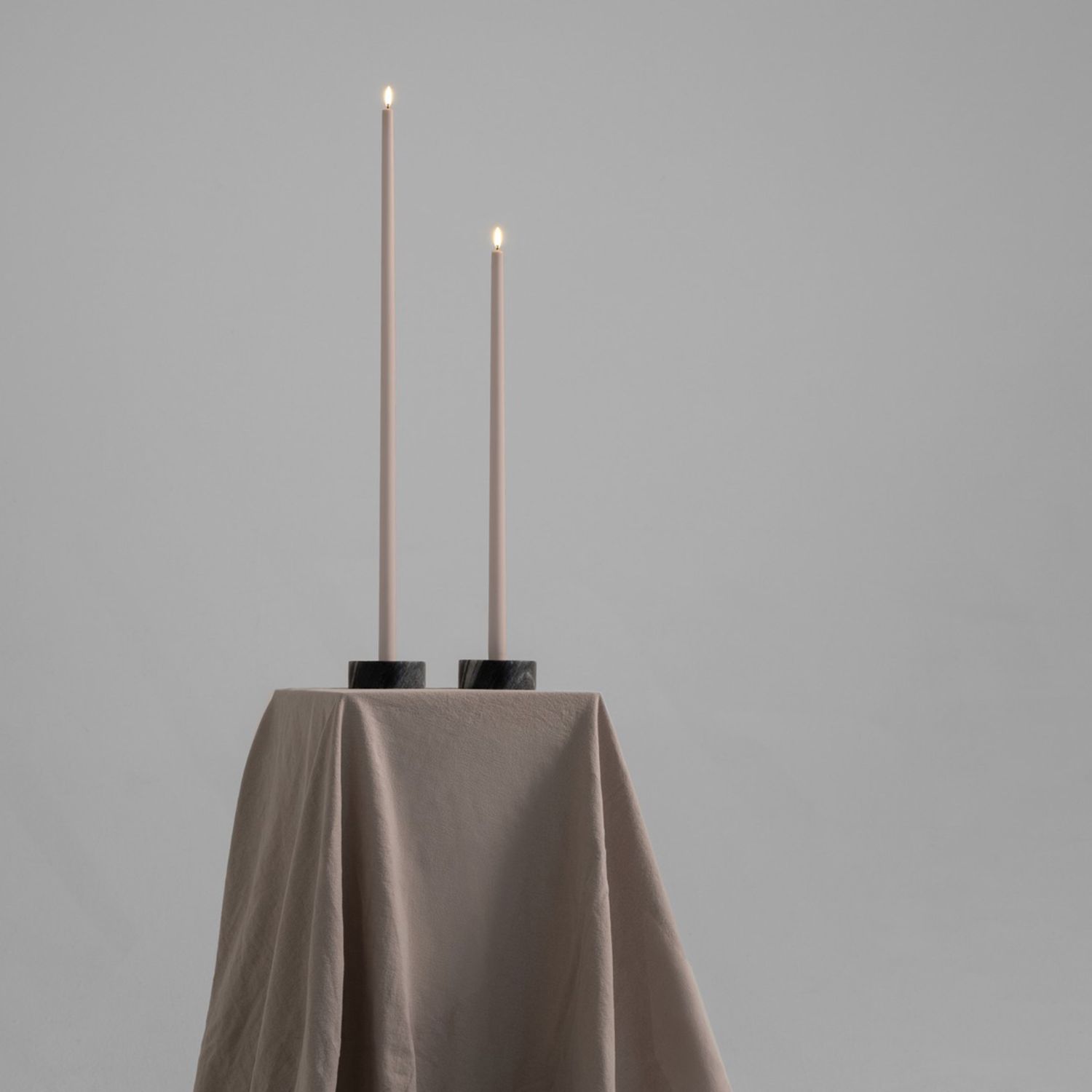 Uyuni Lighting - Hohe LED Spitzkerze 55 cm beige