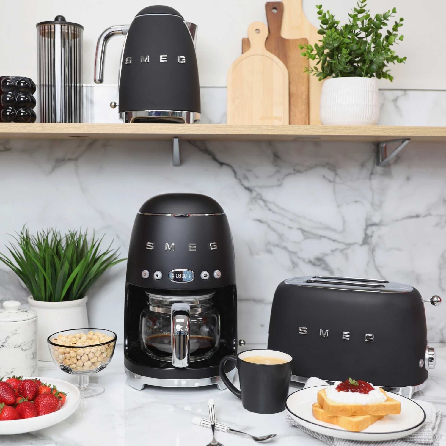 SMEG - Filterkaffeemaschine DCF02 schwarz matt