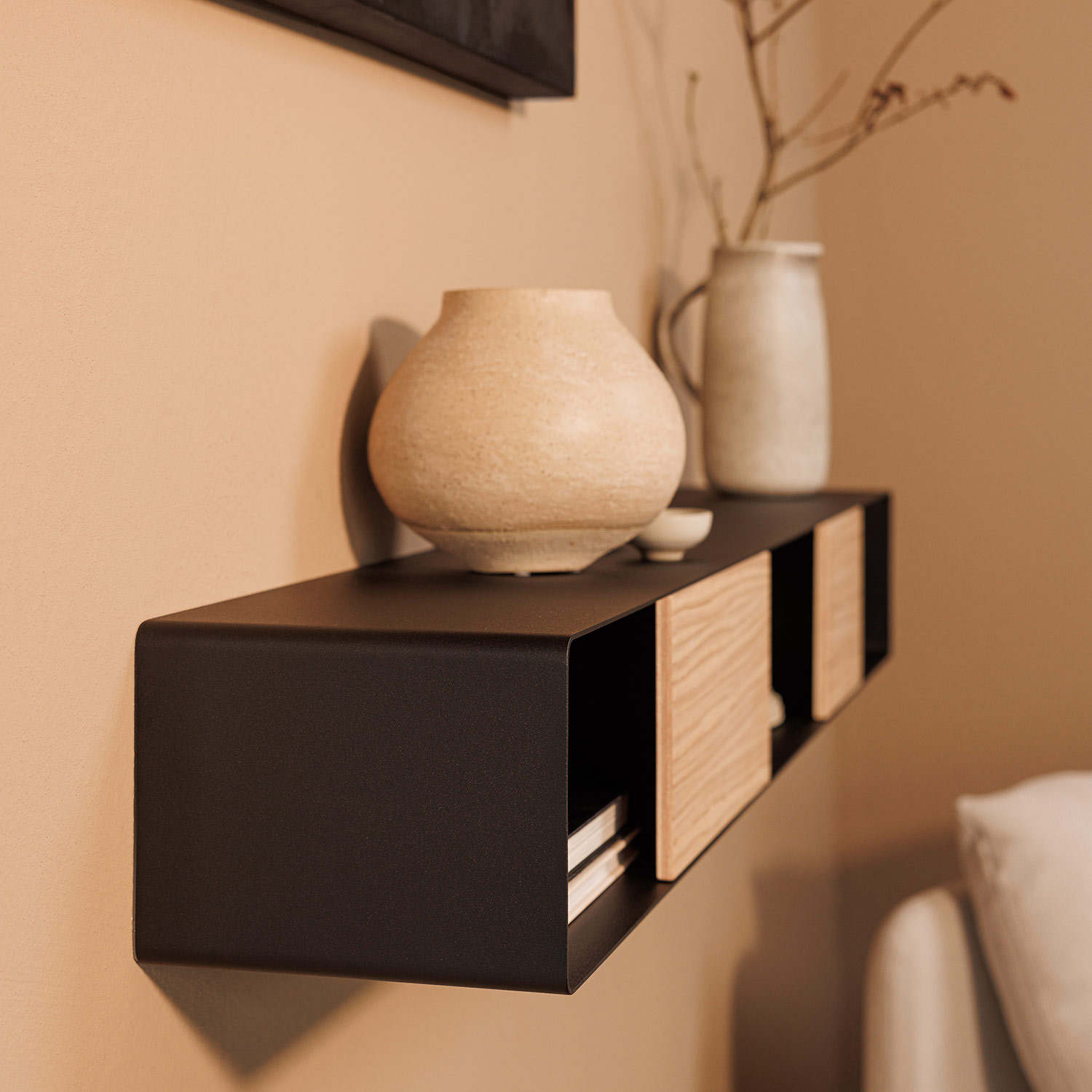 metallbude sion haengekonsole schwarz wohnzimmer seitlich 96965