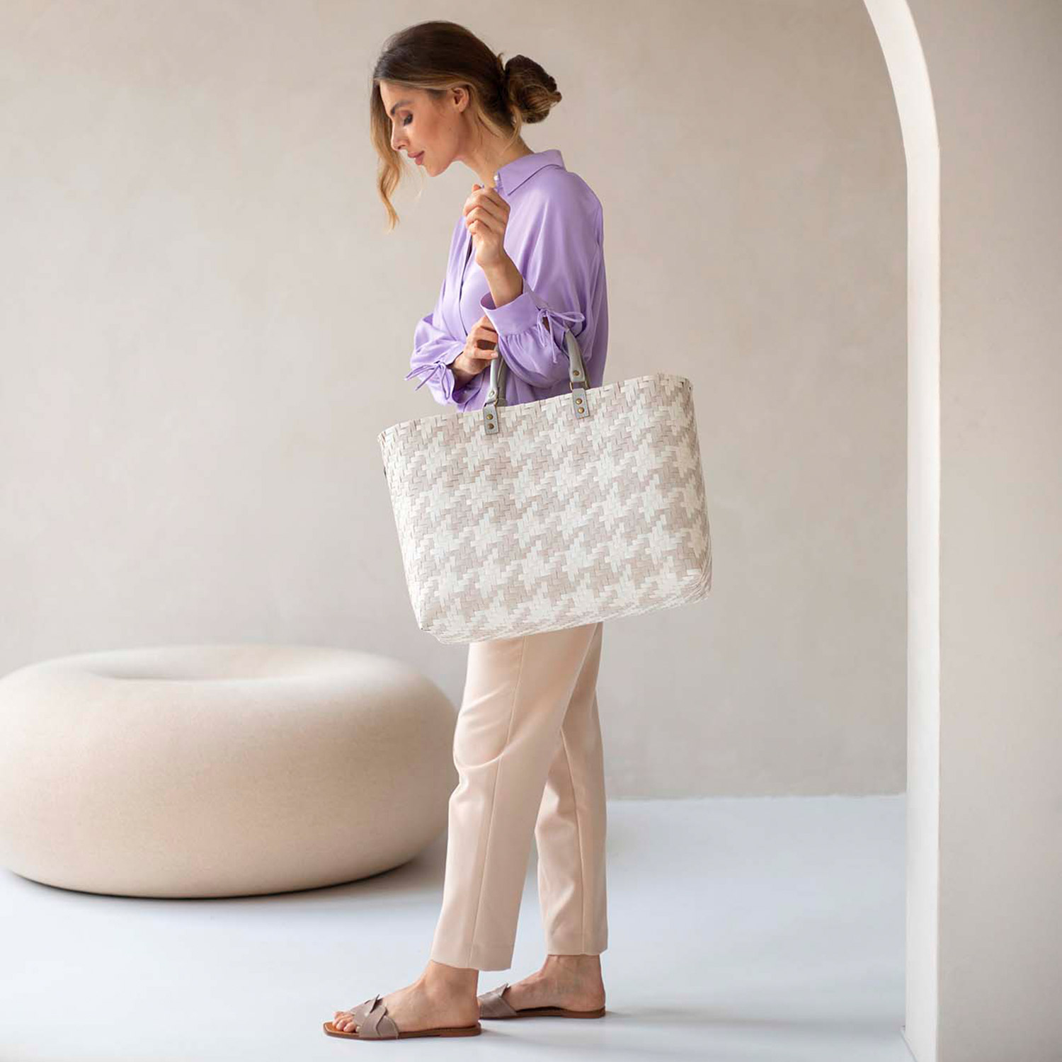 handed by mayfair grand shopper pale grey champagne getragen 93424