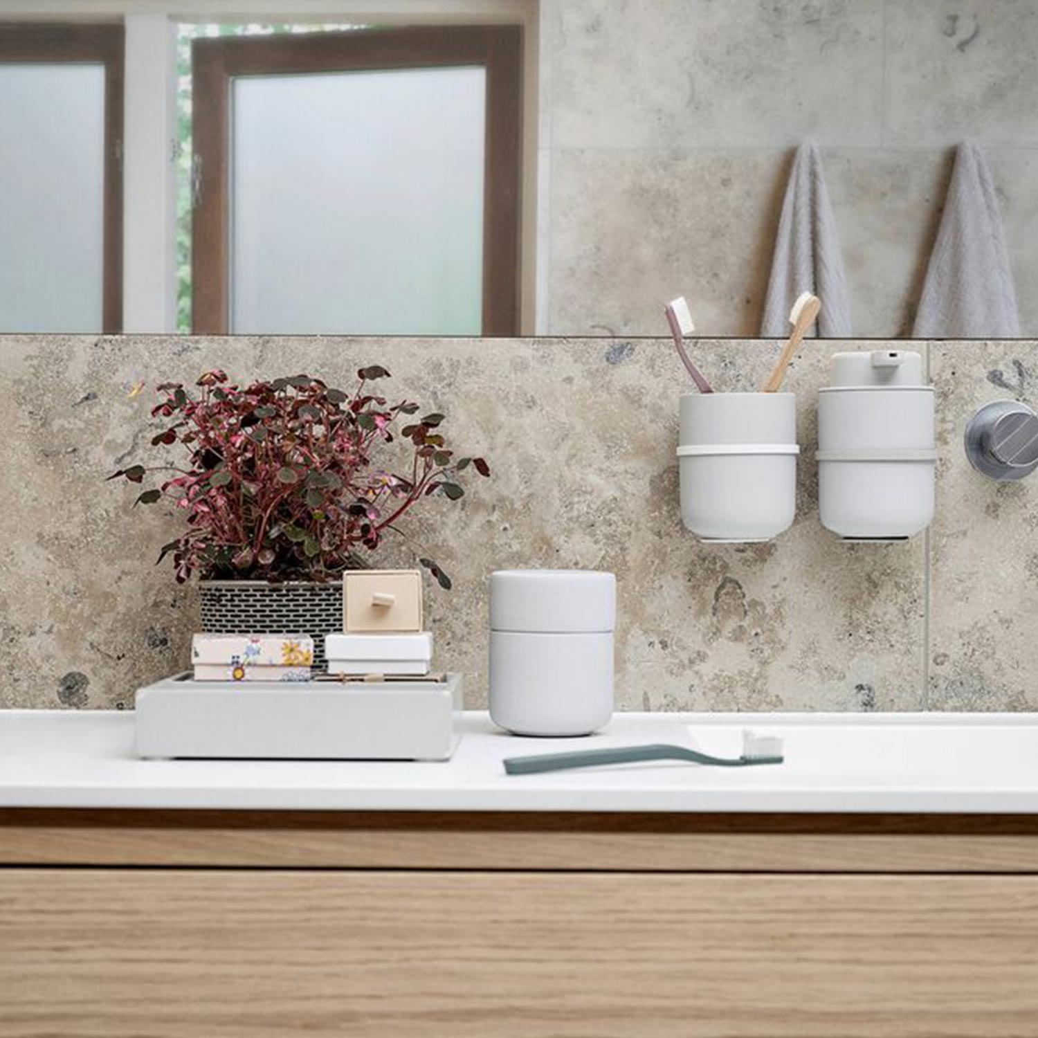 Zone Denmark Ume Gefaess mit Deckel Ambiente 2 105409