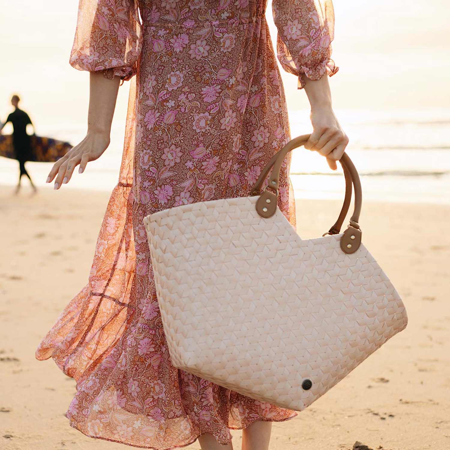 handed by sweetheart shopper sahara sand strand 93430