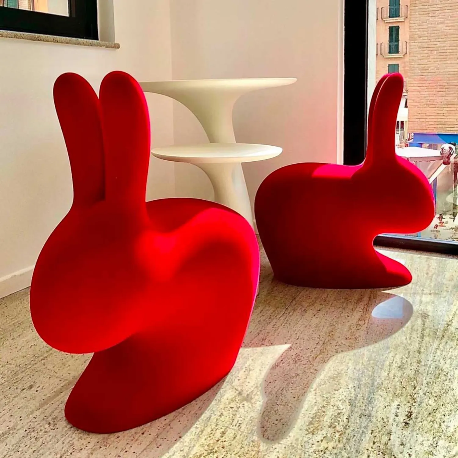 Qeeboo - Rabbit Stuhl Velvet Finish rot
