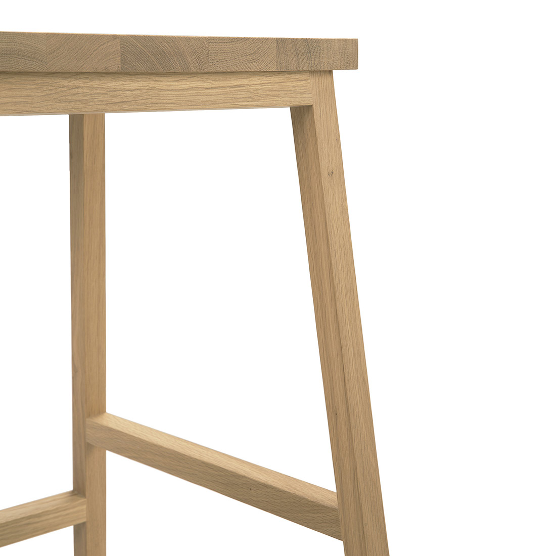 ethnicraft n4 50077 bar hocker freisteller close up hocker beine 89249