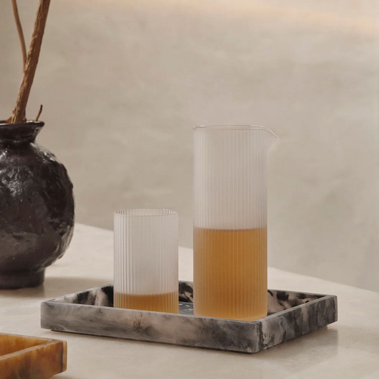 ferm LIVING Ripple Milchkaennchen matt 1104270137 auf Tablet 104488