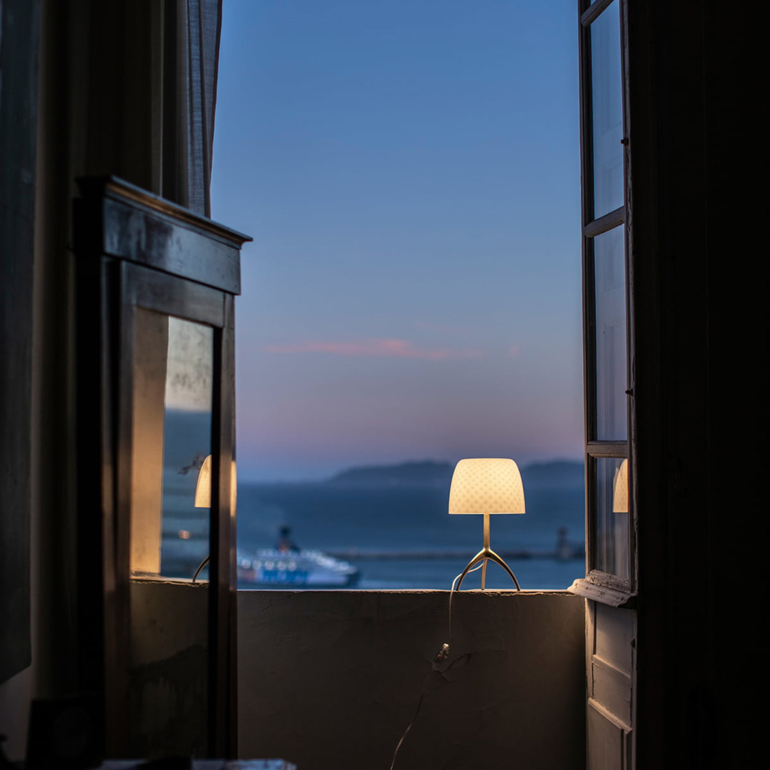 foscarini lumiere 30th tischleuchte champagne pastilles 63844