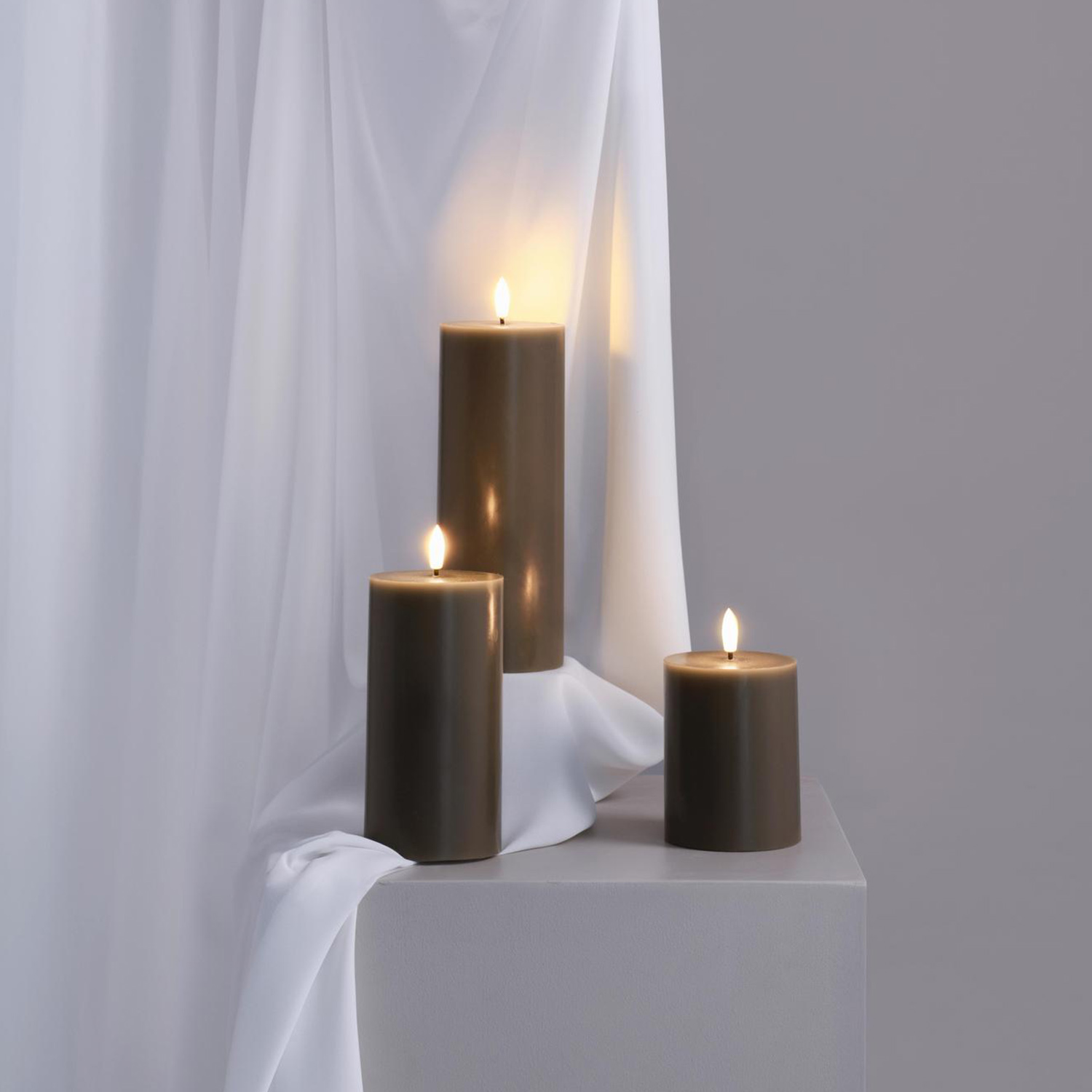 Moods&More - LED-Stumpenkerze Ø74x200mm charcoal