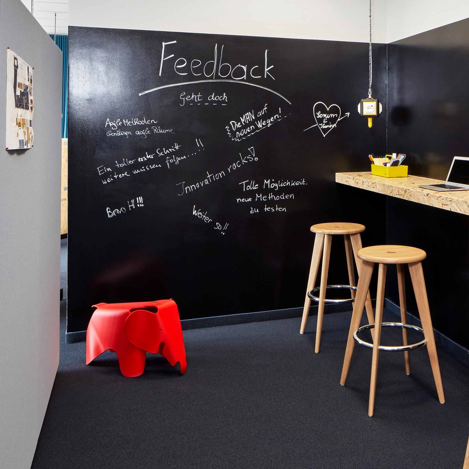 Vitra - Eames Elephant RE red orange