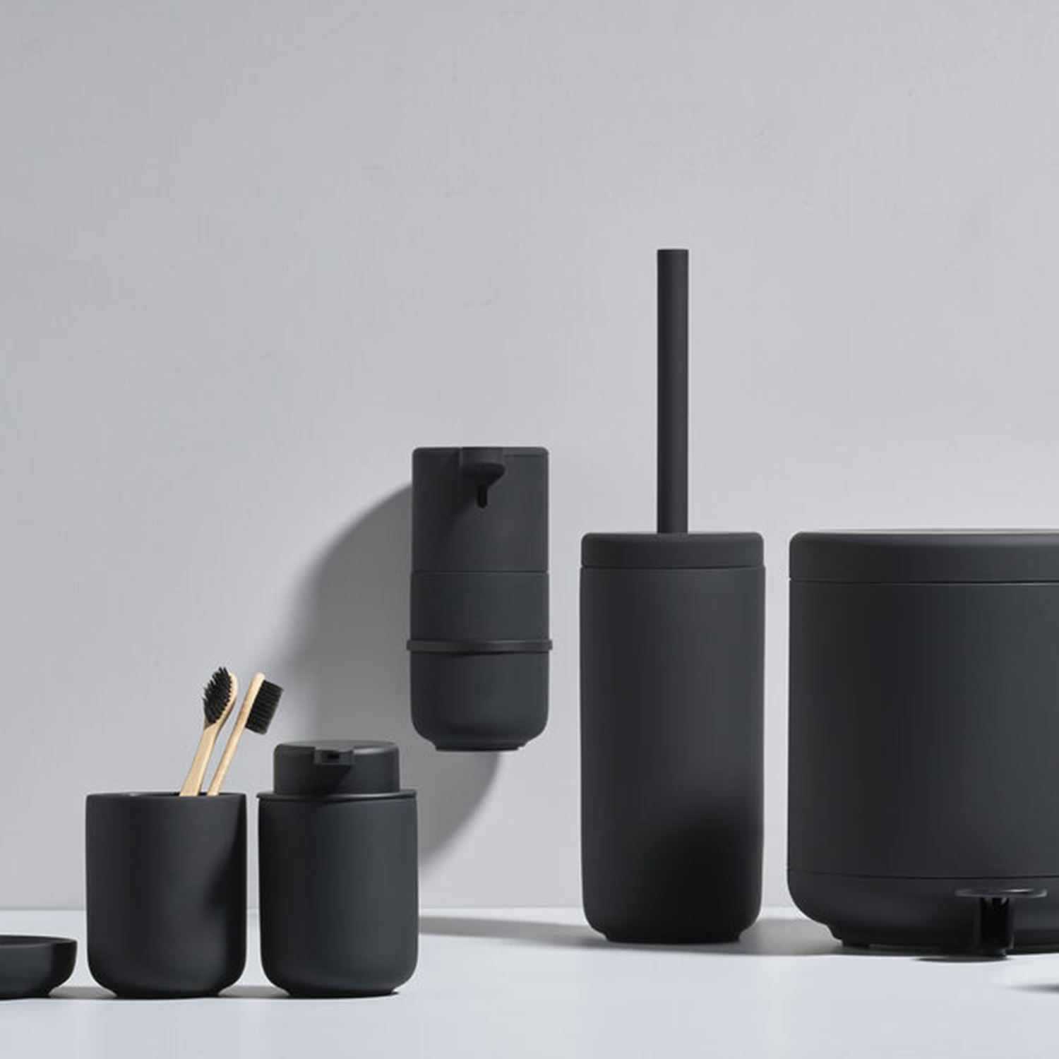 Zone Denmark Ume Seifenspender 250 ml schwarz Ambiente 2 105189