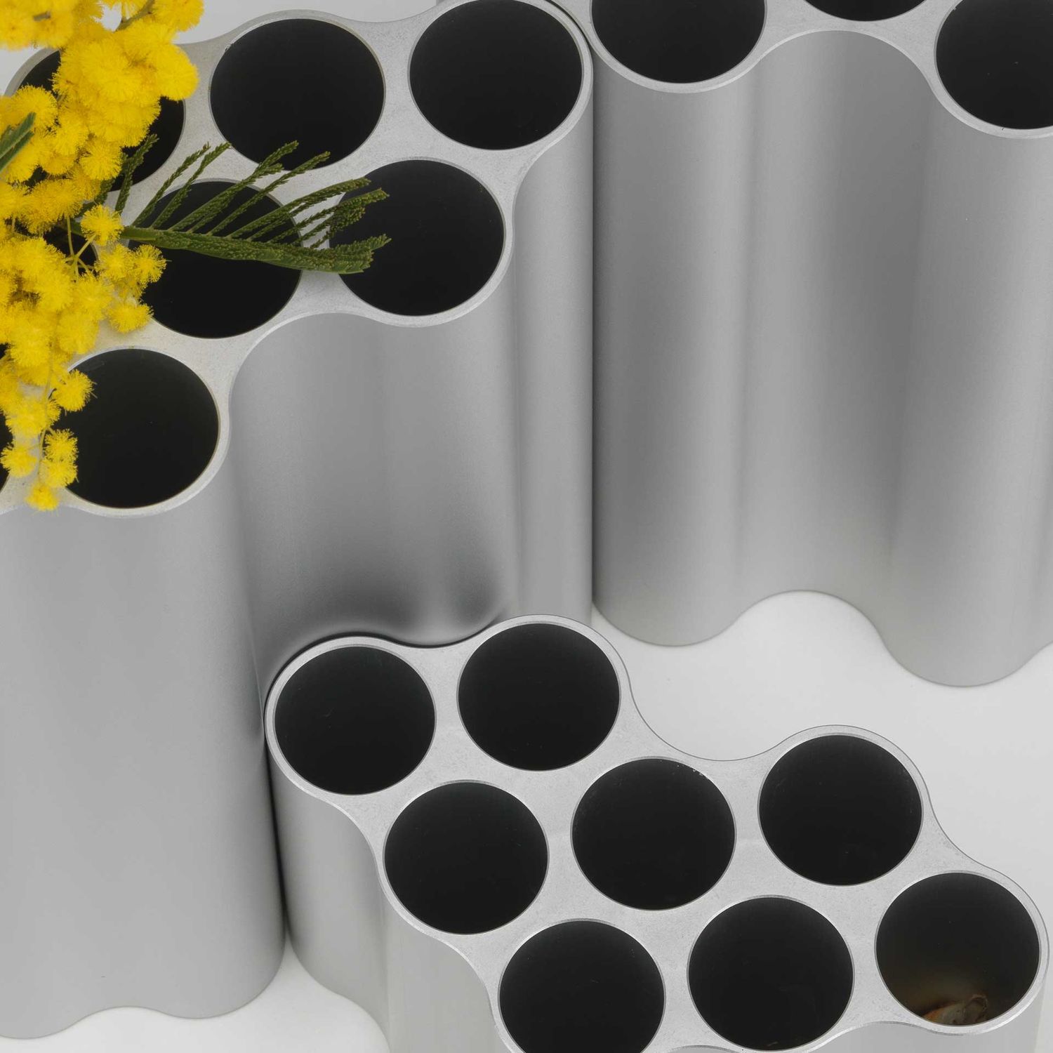 Vitra - Nuage Vase small hellsilber eloxiert