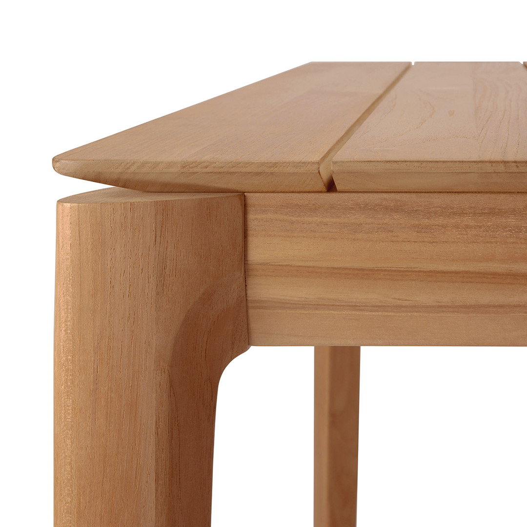 ethnicraft bok tisch fuer draussen freisteller ecke close upjpg 84282