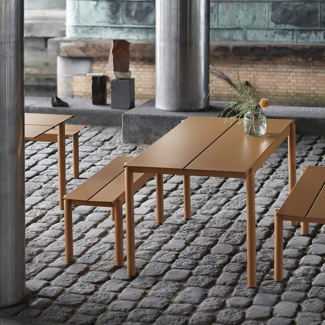 muuto linear steel gartentisch burnt orange 65434