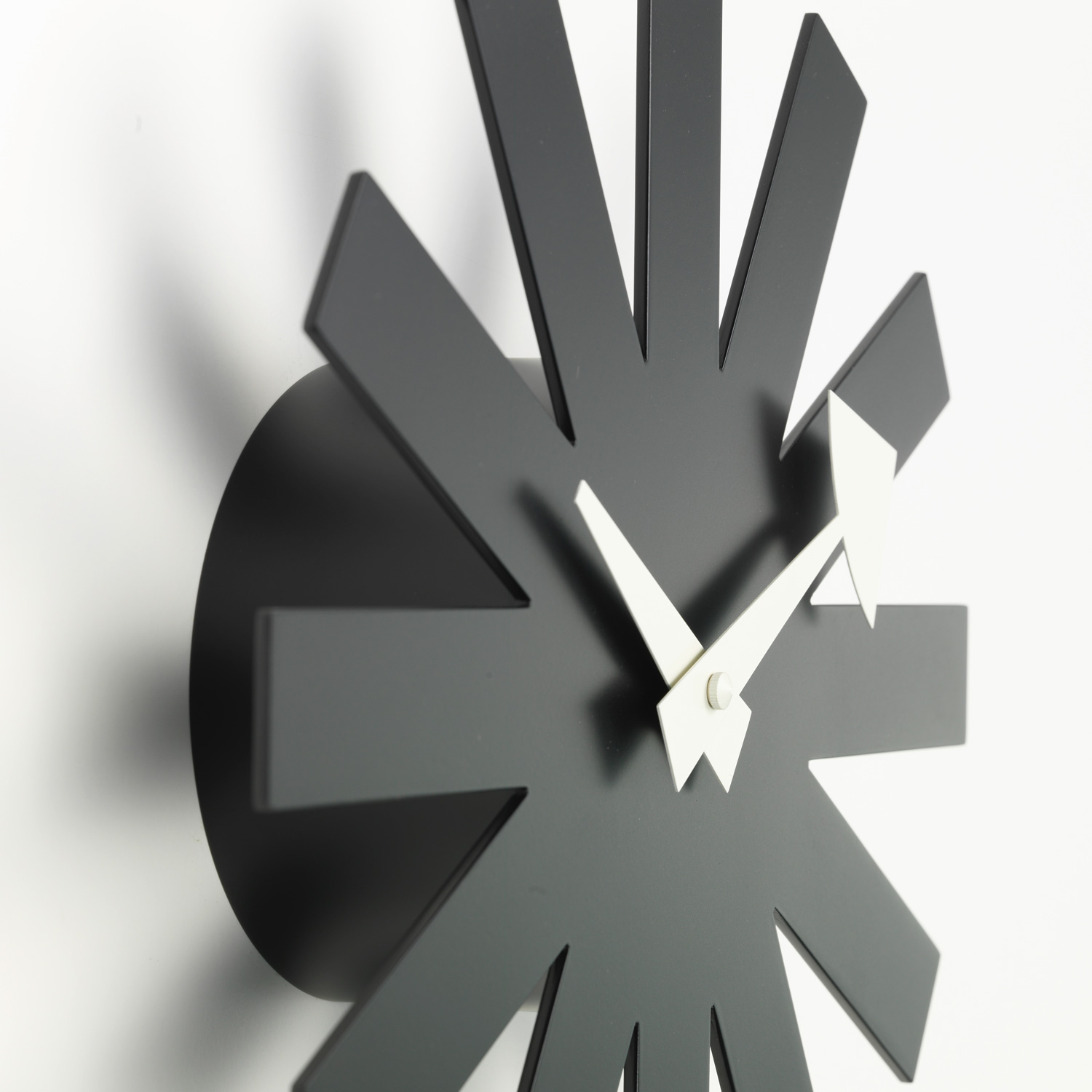 vitra Asterisk Clock 67435 2