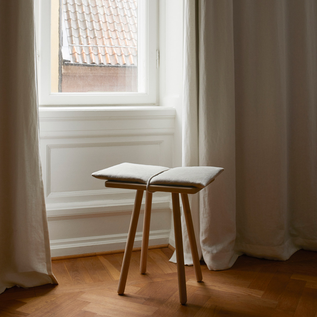 skagerak georg hocker eichenholz kissen weiss 76486